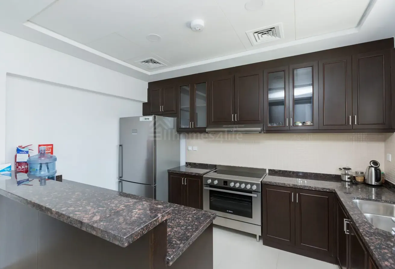 EXCLUSIVE | End Unit  | Vacant Soon | Negotiate