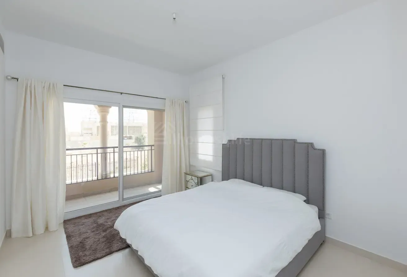 EXCLUSIVE | End Unit  | Vacant Soon | Negotiate