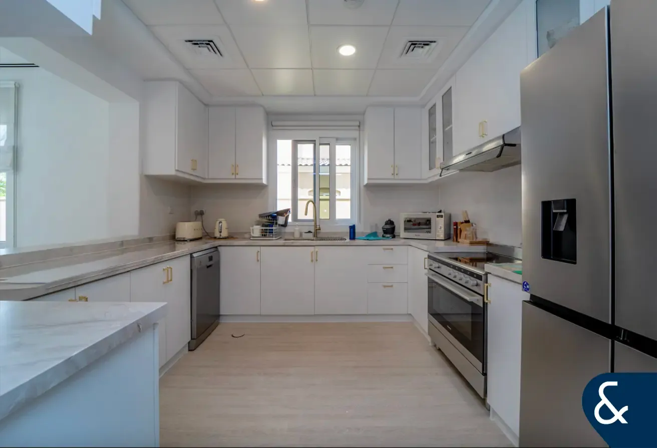 4 Beds | Vacant on Transfer | Backs Park