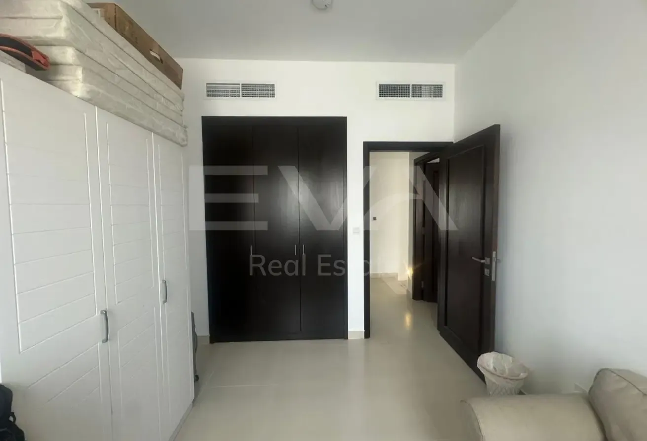 SINGLE ROW | INVESTORS DEAL | PRISTINE CONDITION