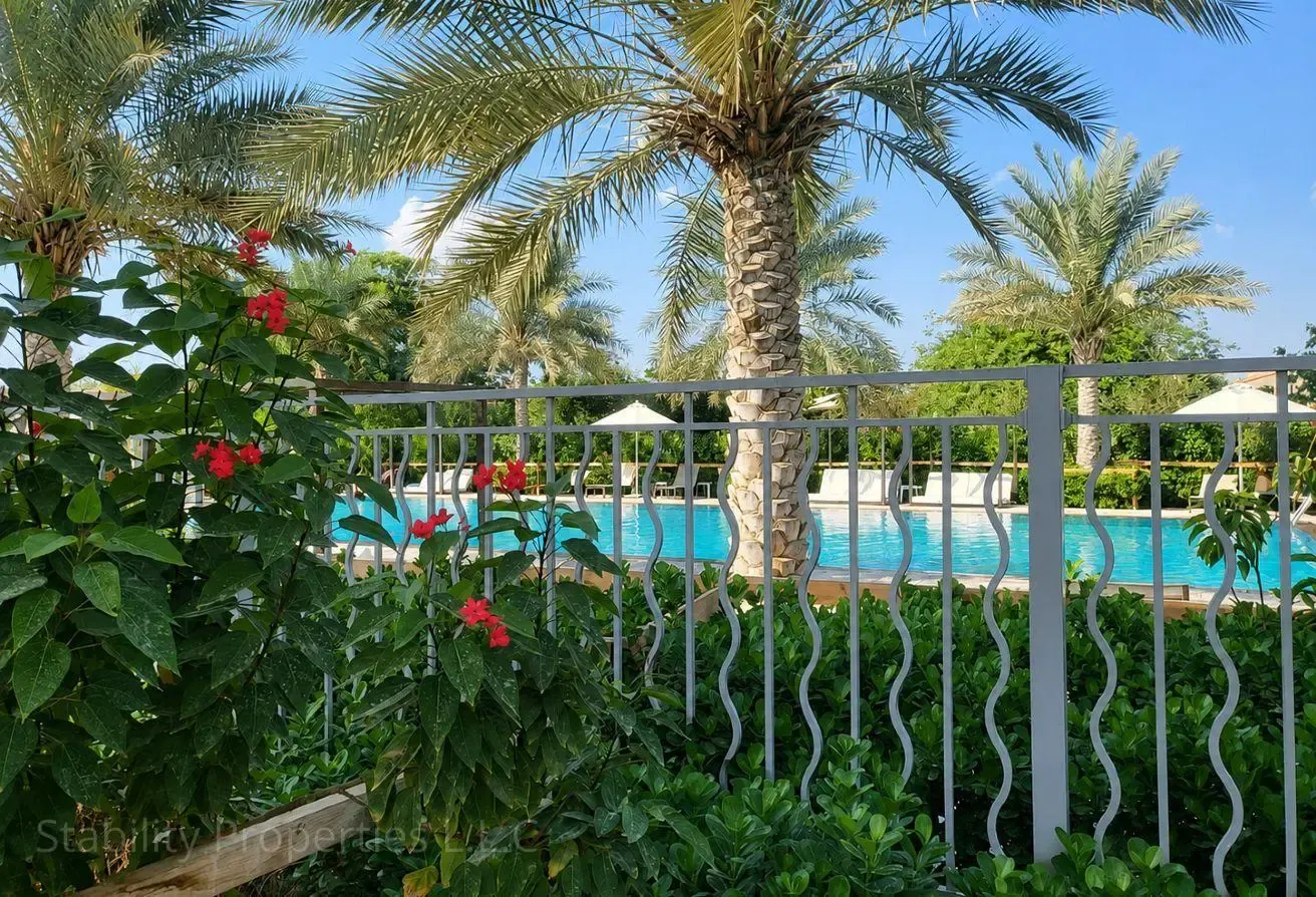 NEGOTIABLE! | SEMI DETACHED VILLA | POOL ACCESS