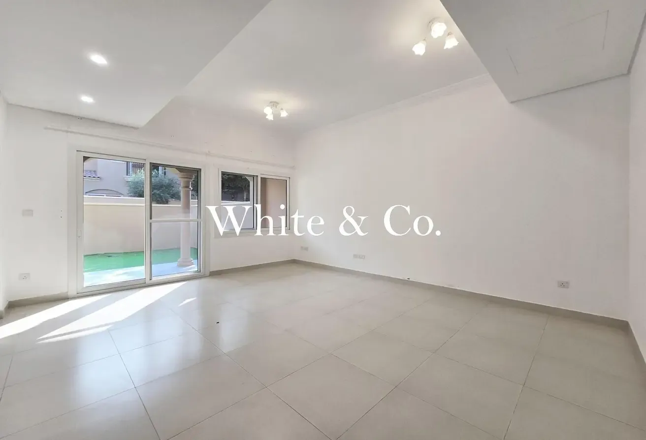 Single Row | Close to Pool | Landscaped
