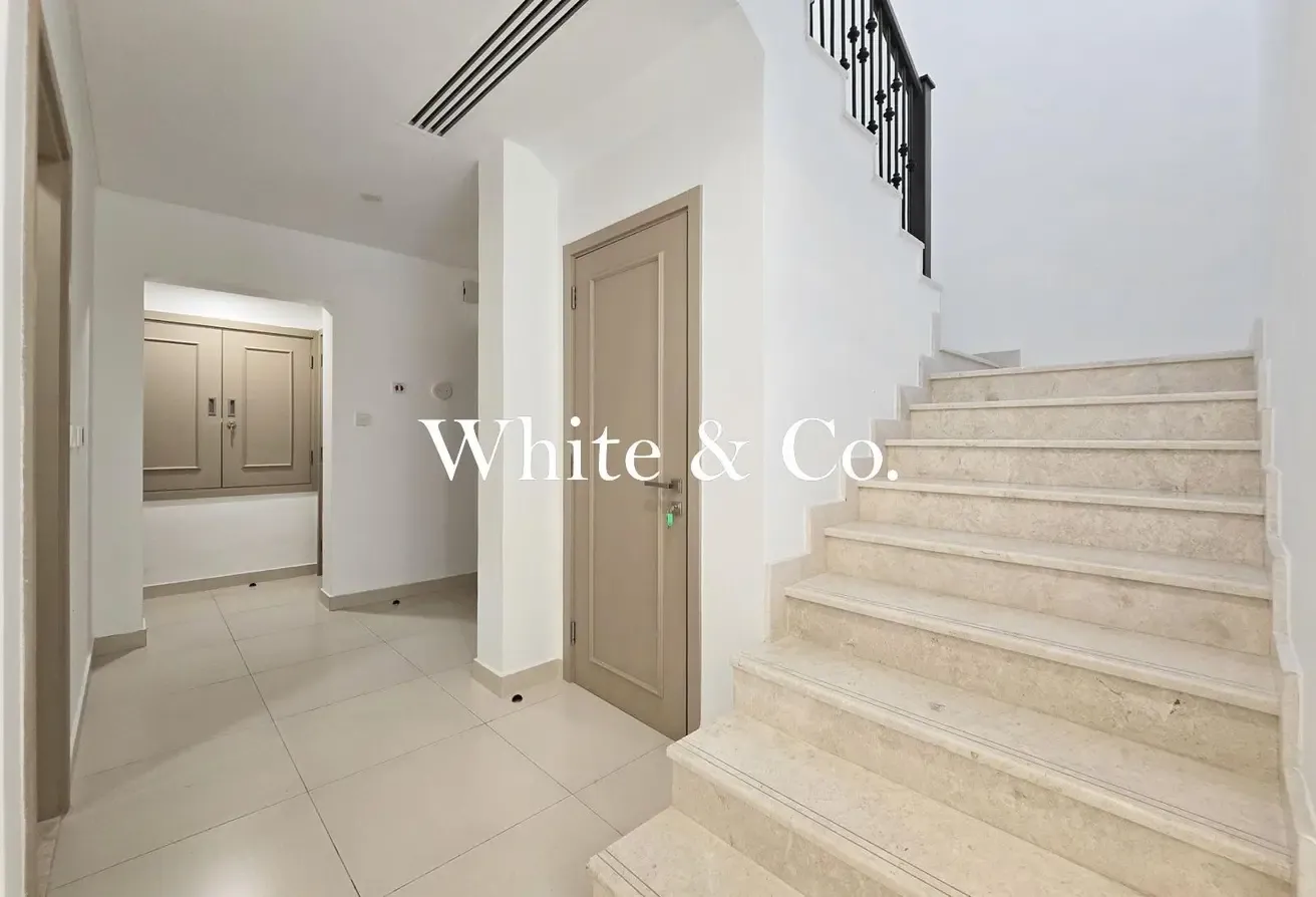 Single Row | Close to Pool | Landscaped