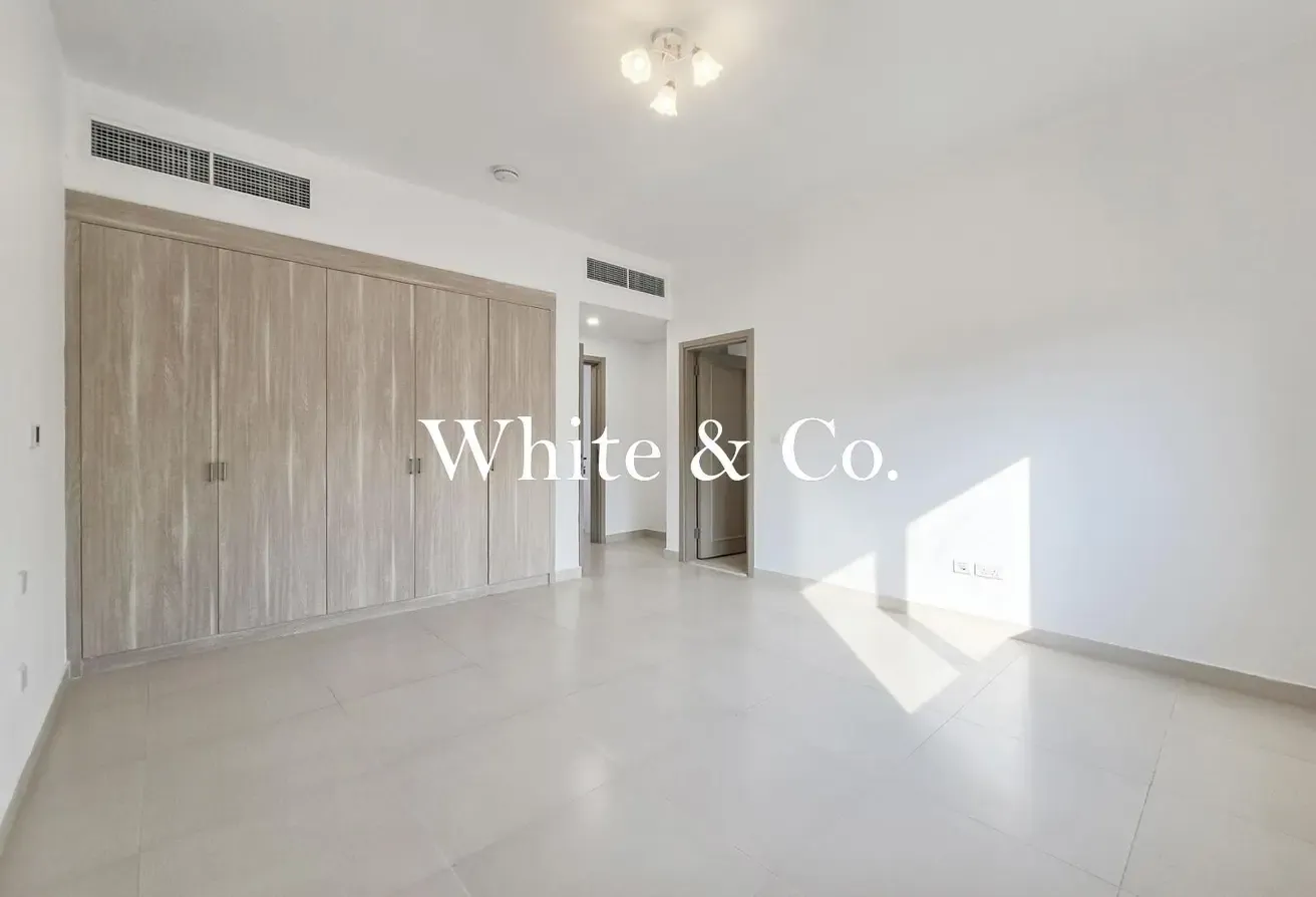 Single Row | Close to Pool | Landscaped