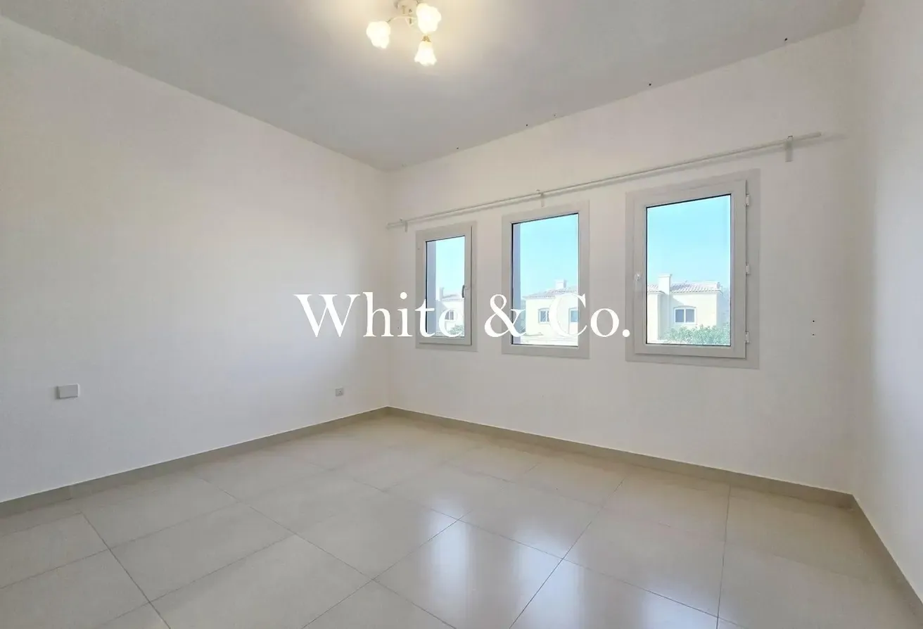 Single Row | Close to Pool | Landscaped