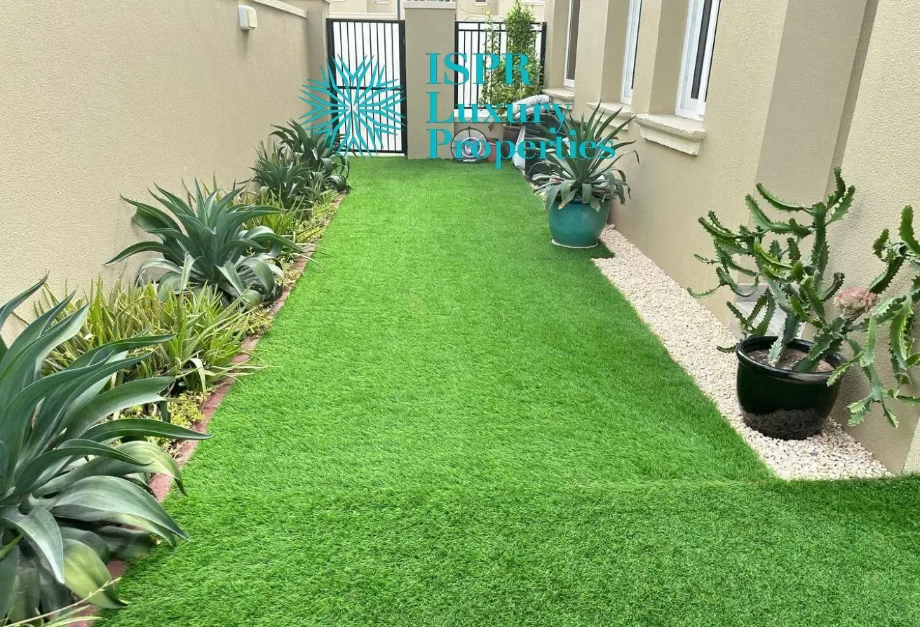 Single Row | 3BR Vacant | Landscaped Garden