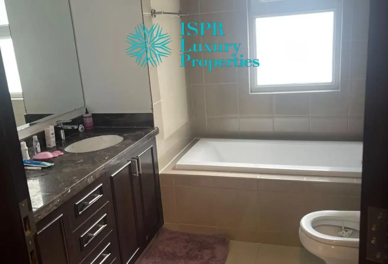 Single Row | 3BR Vacant | Landscaped Garden