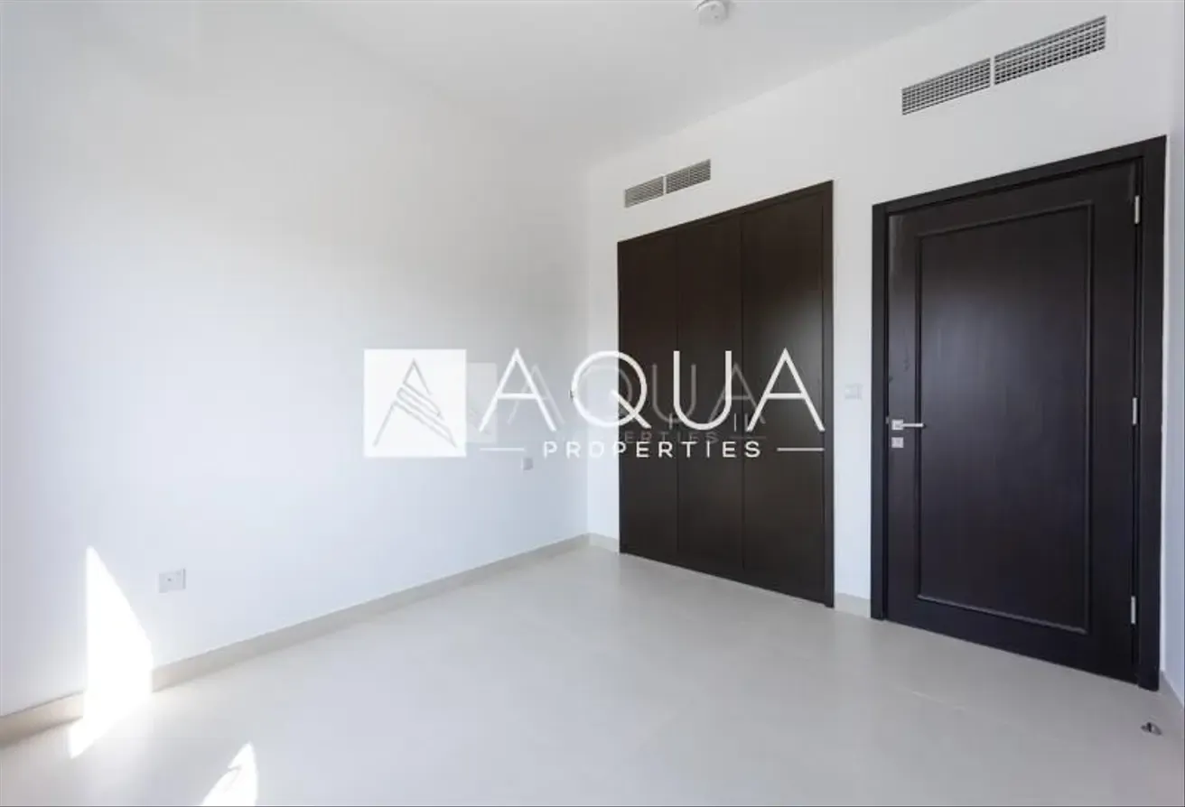 VACANT | TYPE B | CORNER UNIT | NEAR PARK