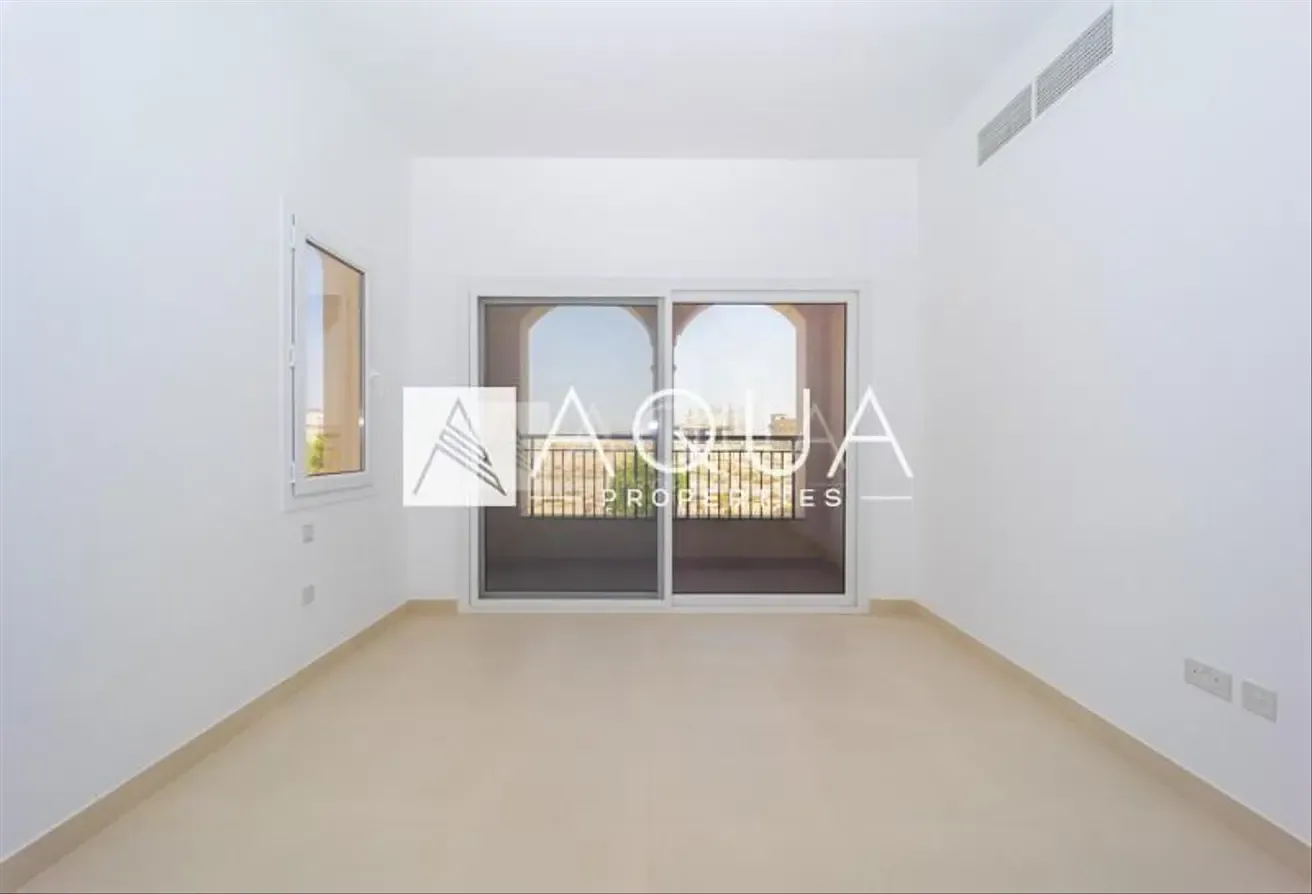 VACANT | TYPE B | CORNER UNIT | NEAR PARK