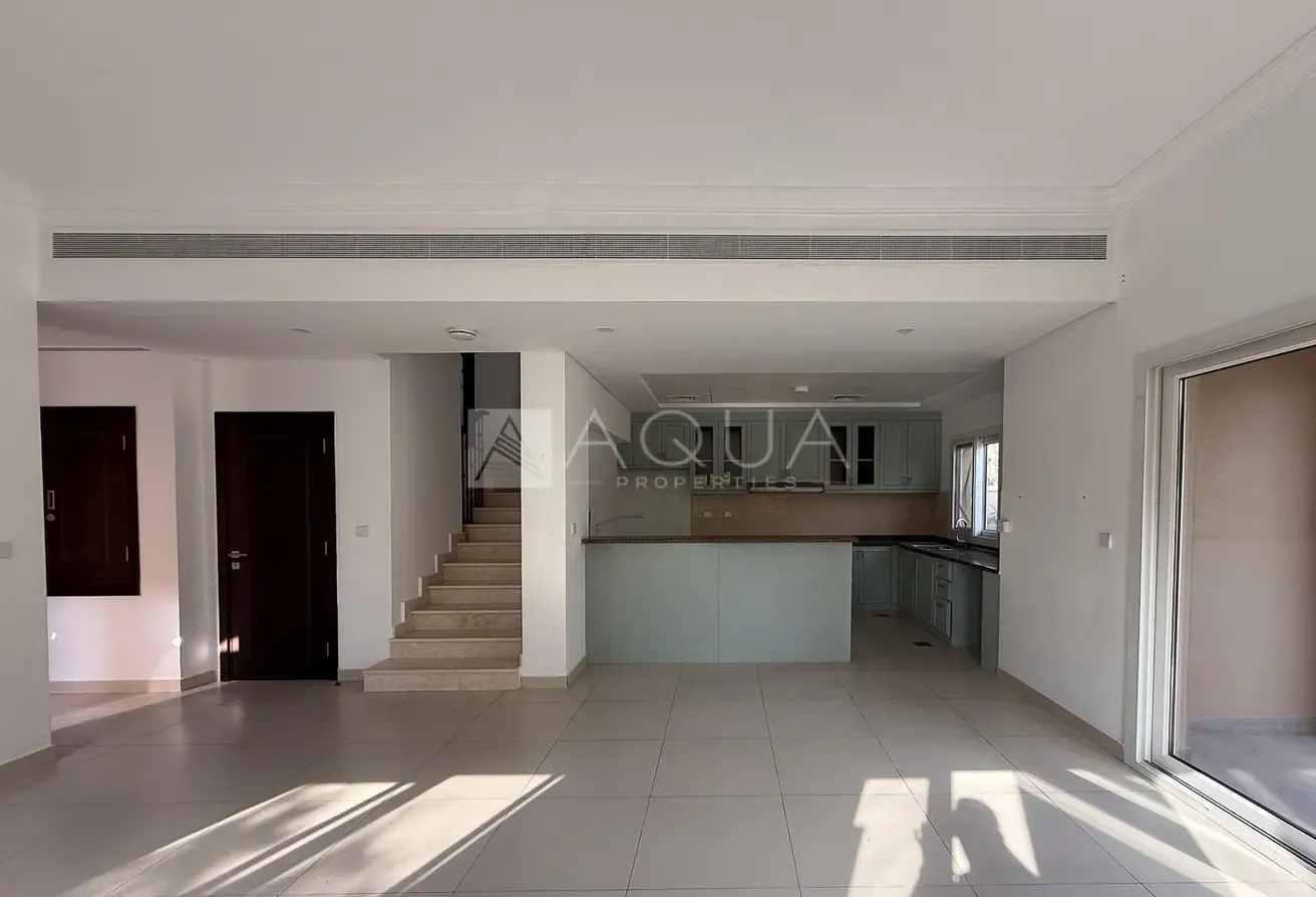 STREET END CORNER | NEAR POOL PARK | VACANT