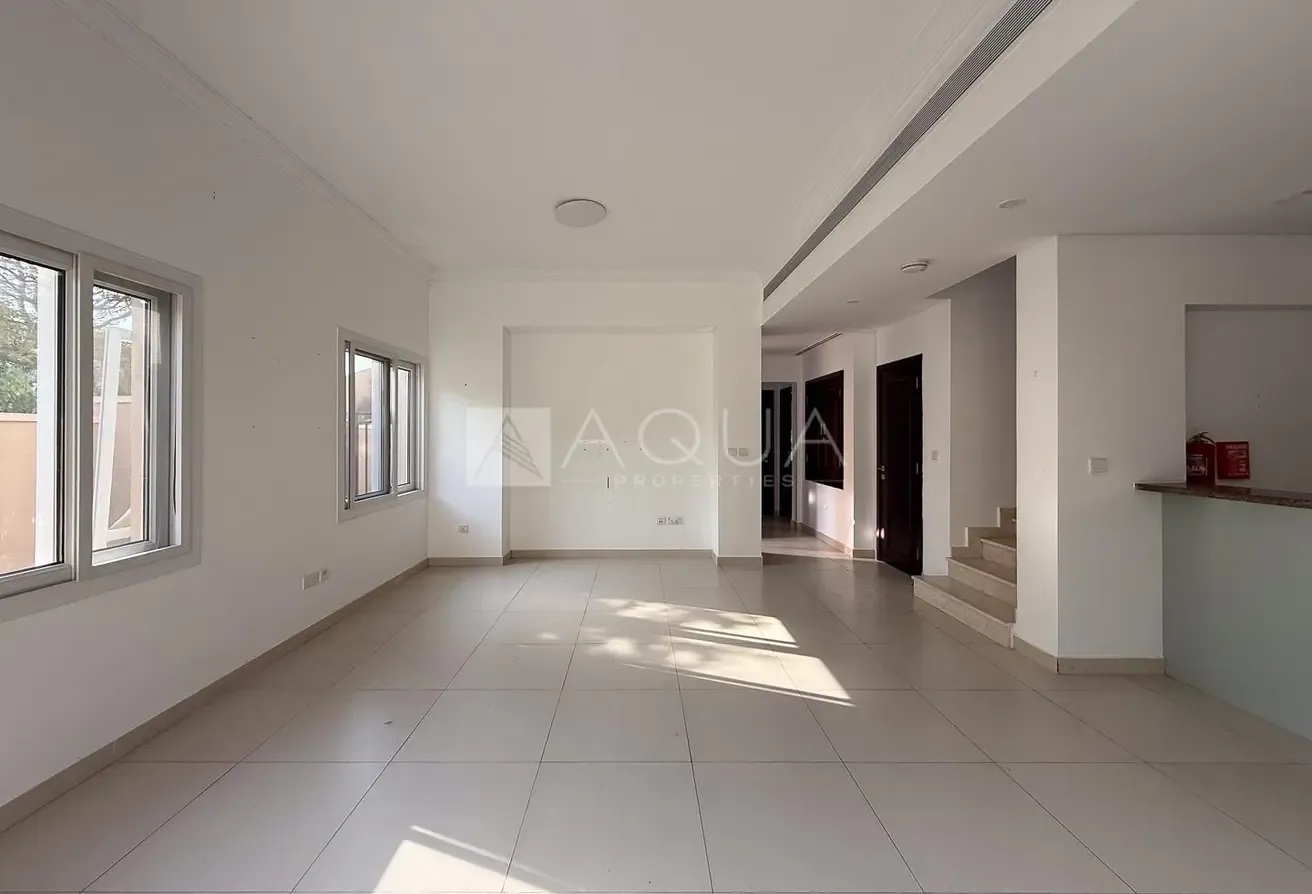 STREET END CORNER | NEAR POOL PARK | VACANT