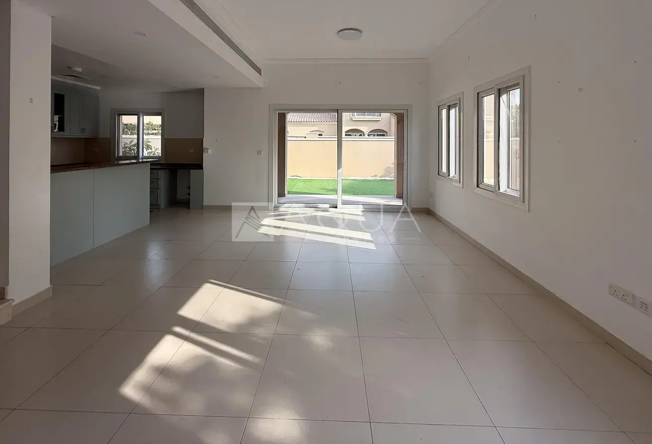 STREET END CORNER | NEAR POOL PARK | VACANT