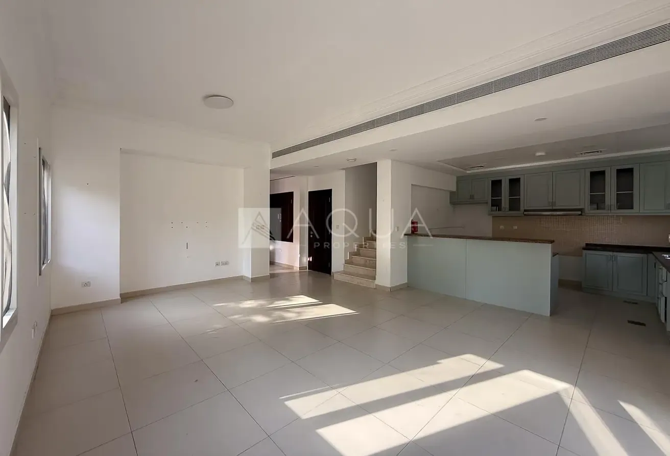 STREET END CORNER | NEAR POOL PARK | VACANT