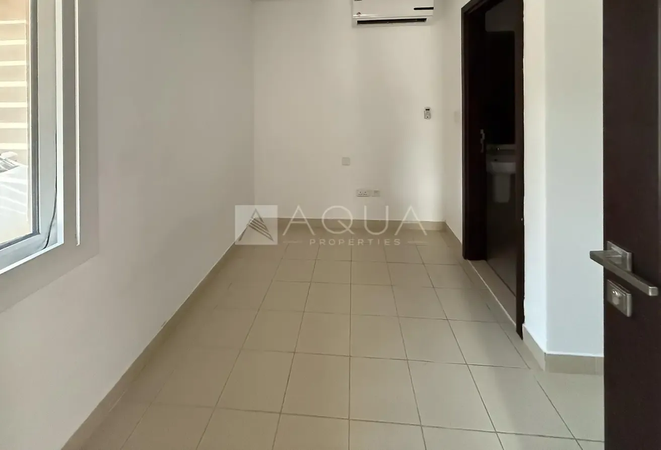 STREET END CORNER | NEAR POOL PARK | VACANT