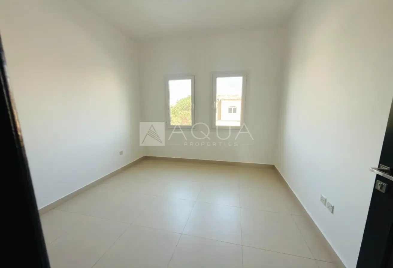VACANT CORNER UNIT | TYPE B | NEAR PARK
