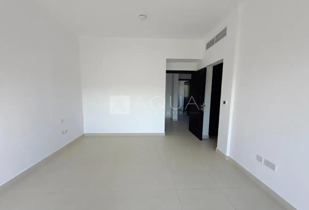 VACANT CORNER UNIT | TYPE B | NEAR PARK