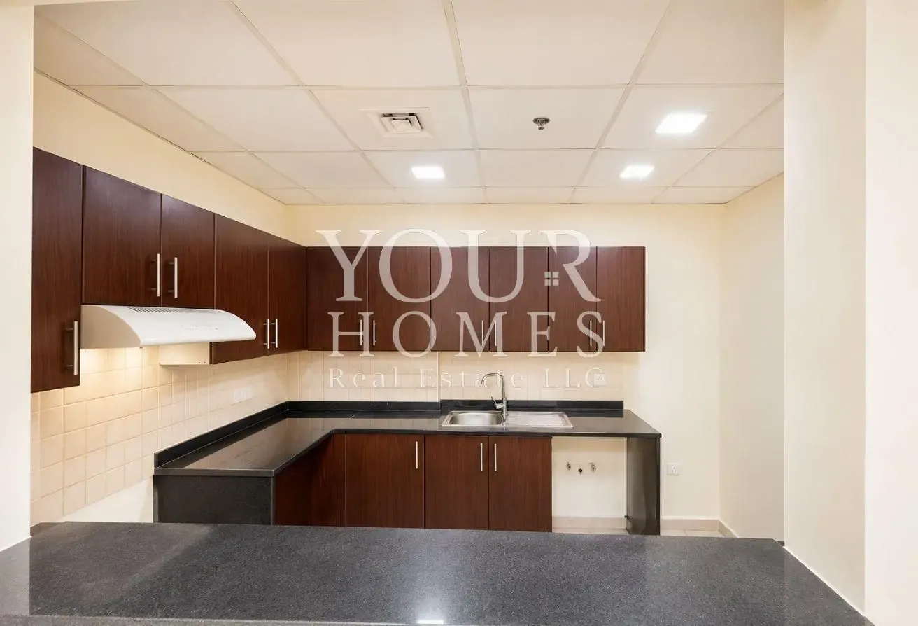 High Floor | Closed Kitchen | Investor Deal