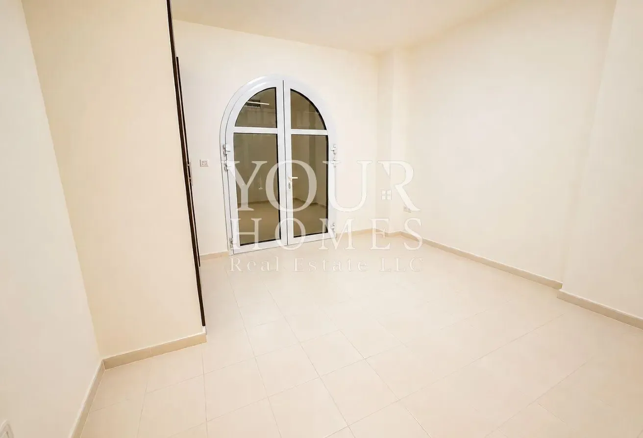 High Floor | Closed Kitchen | Investor Deal