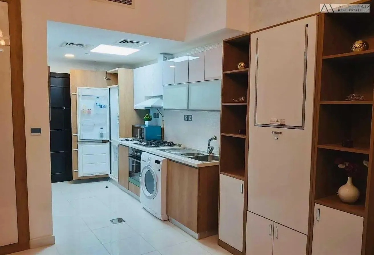 HIGH-RISE | FULLY FURNISHED | CLOSE TO METRO