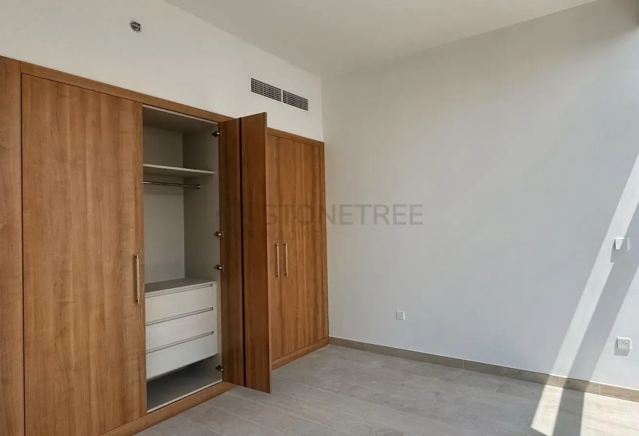 Brand new | Middle Floor | Lagoon View | Vacant
