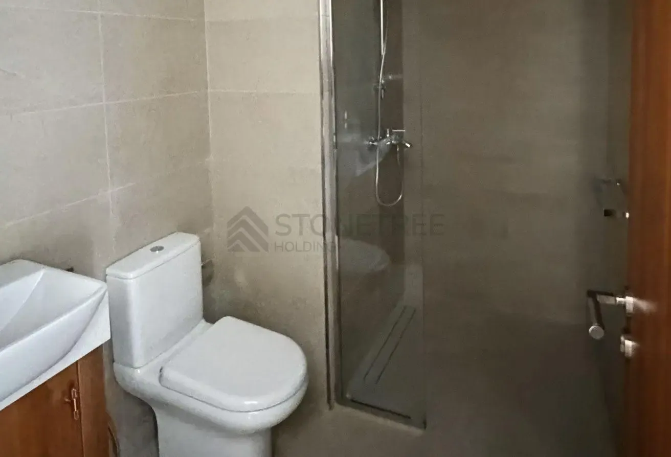 Brand new | Middle Floor | Lagoon View | Vacant