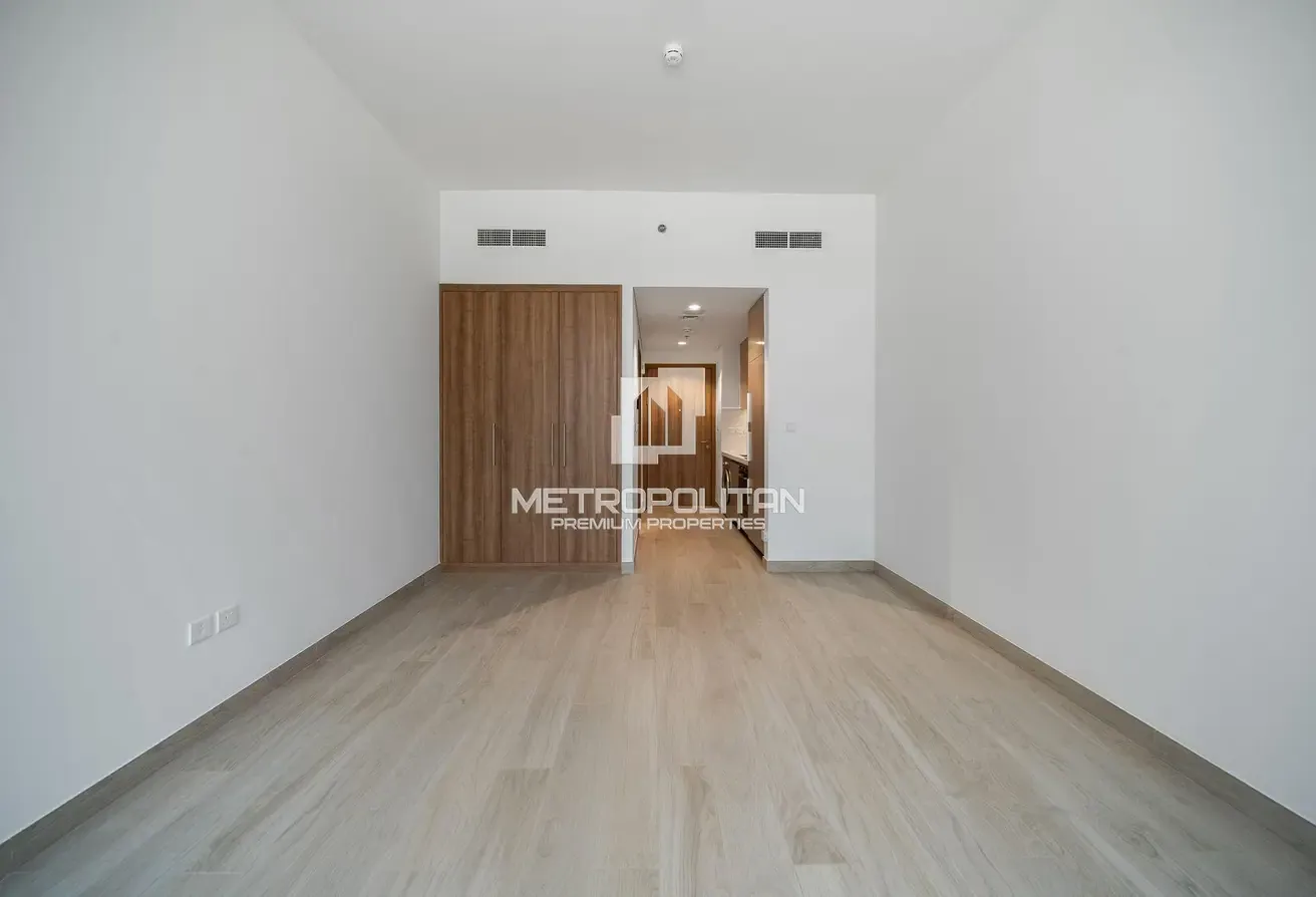Waterfront Studio | High ROI | Lagoon View