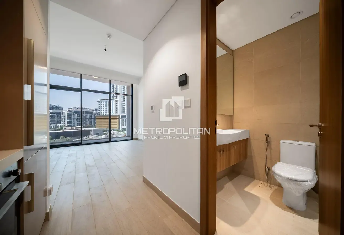 Waterfront Studio | High ROI | Lagoon View