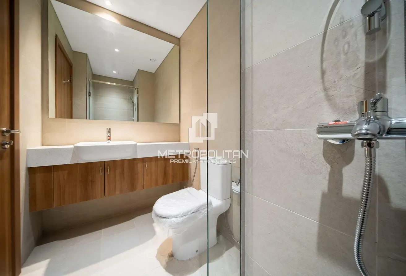 Waterfront Studio | High ROI | Lagoon View