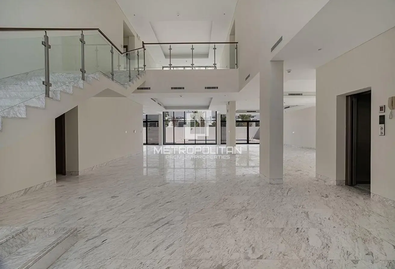 6BR Contemporary Villa | Direct Lagoon Access