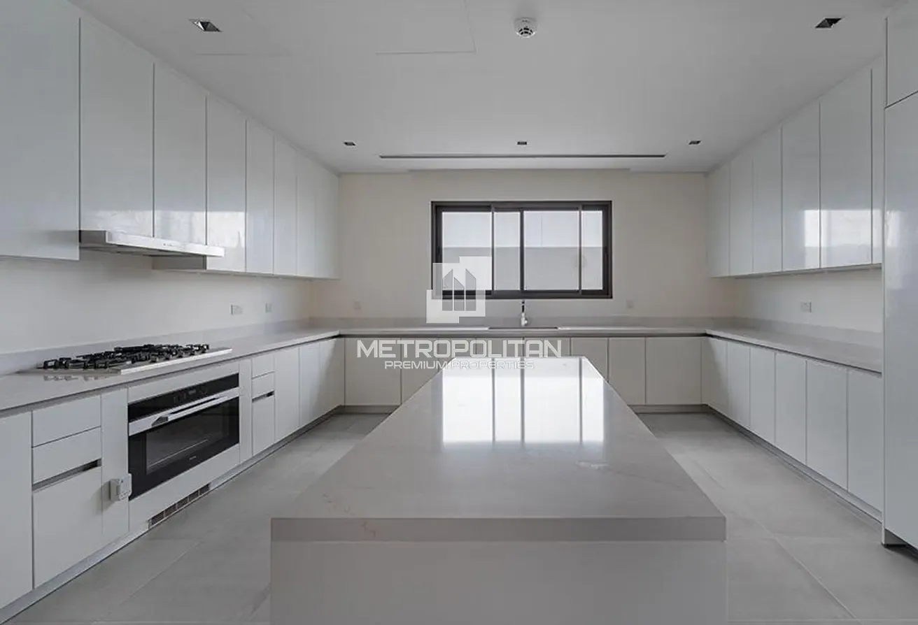 6BR Contemporary Villa | Direct Lagoon Access