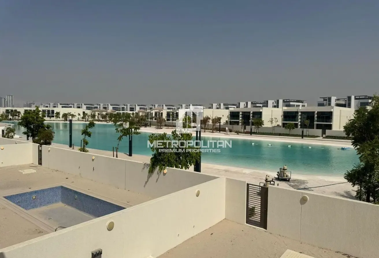 6BR Contemporary Villa | Direct Lagoon Access