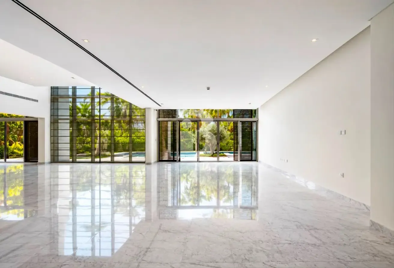 Walk to Crystal Lagoon| Best Value for 6BR