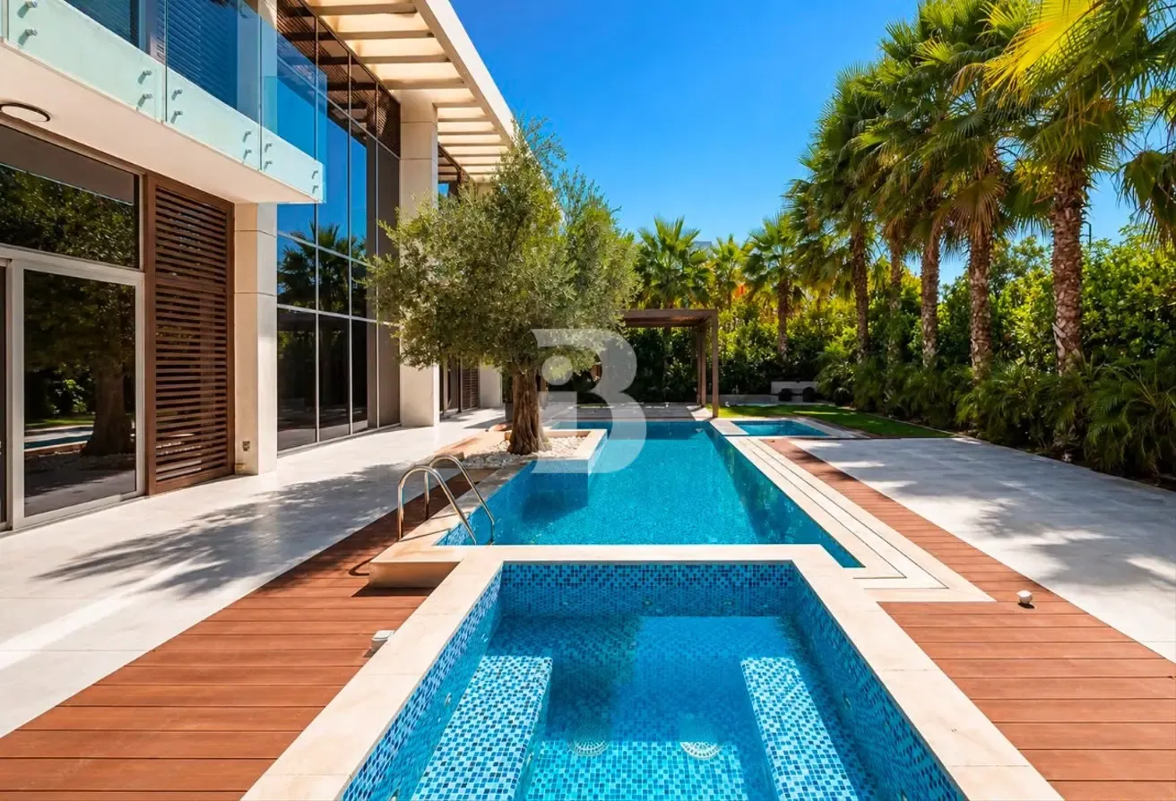 Walk to Crystal Lagoon| Best Value for 6BR