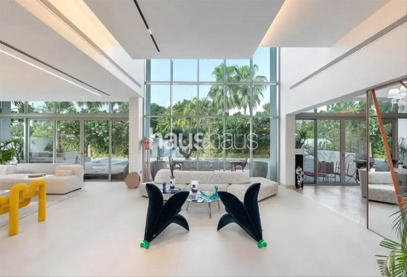 Fully Upgraded | Luxurious Villa | Burj View | VOT