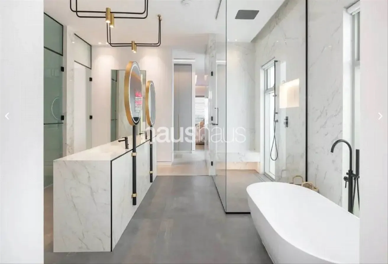 Fully Upgraded | Luxurious Villa | Burj View | VOT