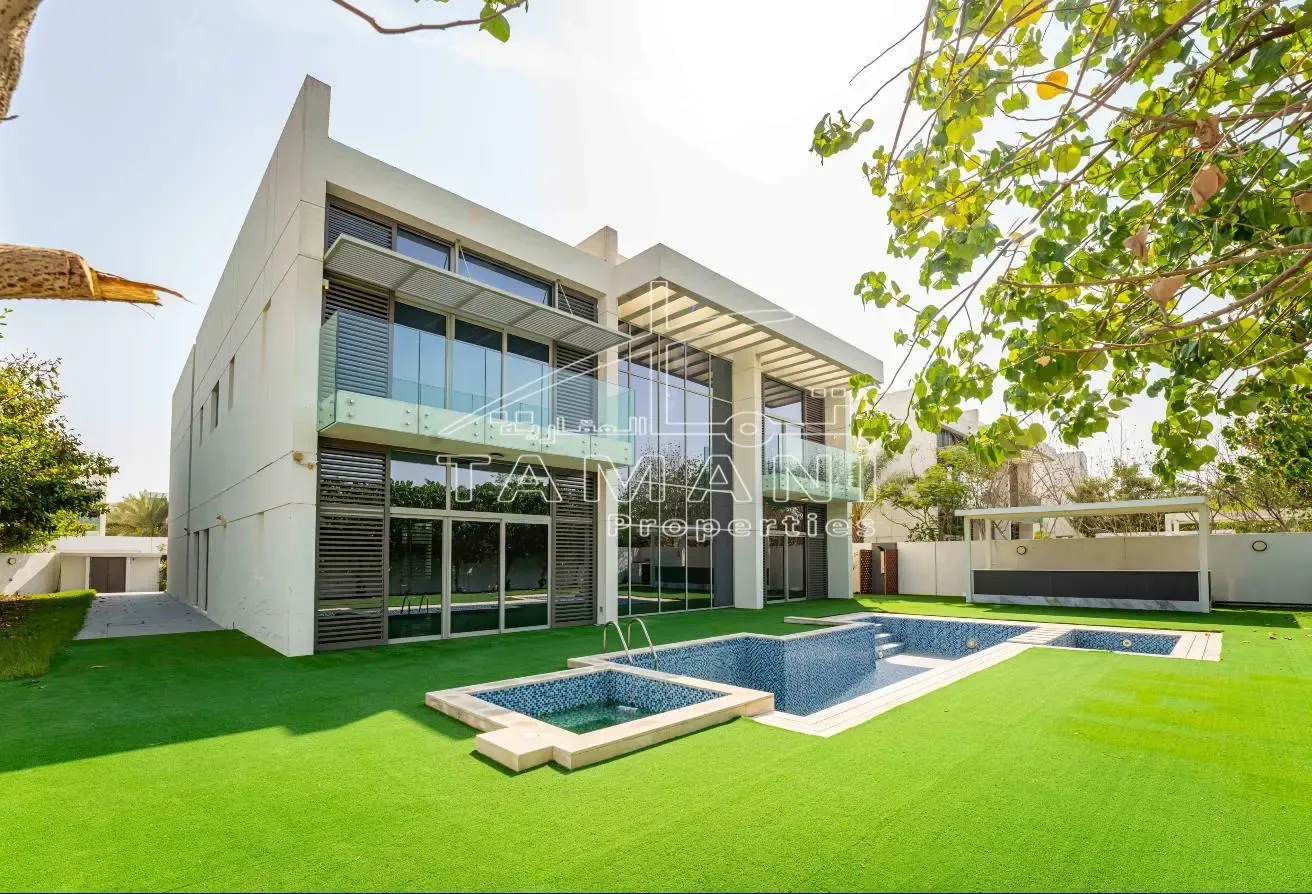 Corner Prime Location 6BR Contemporary