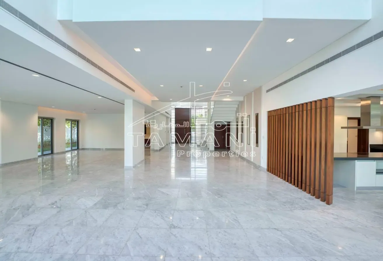 Corner Prime Location 6BR Contemporary
