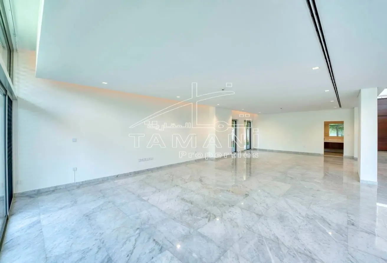 Corner Prime Location 6BR Contemporary