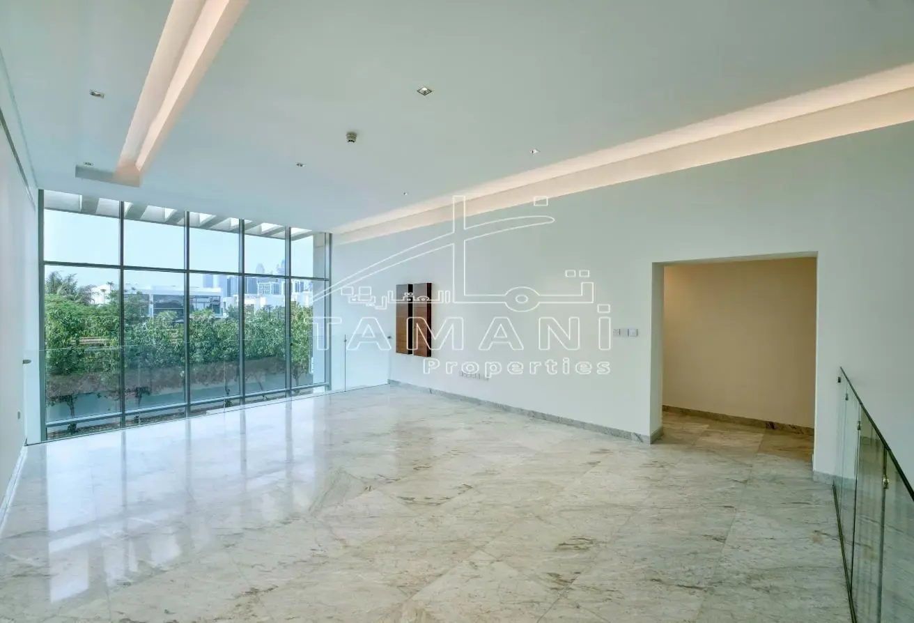 Corner Prime Location 6BR Contemporary