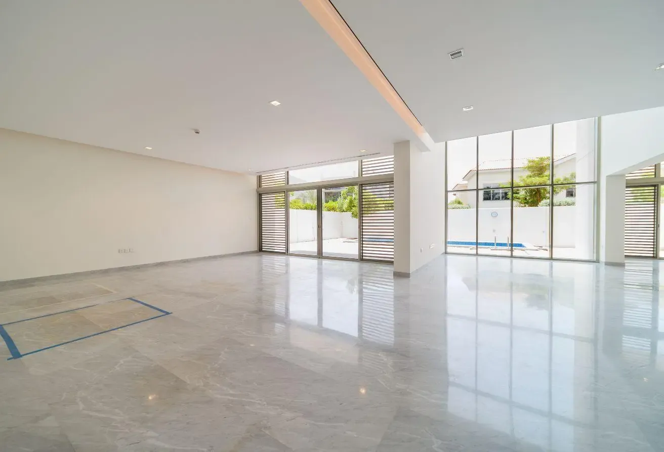 VASTU / VACANT / 6 BED / CORNER / READY TO MOVE IN