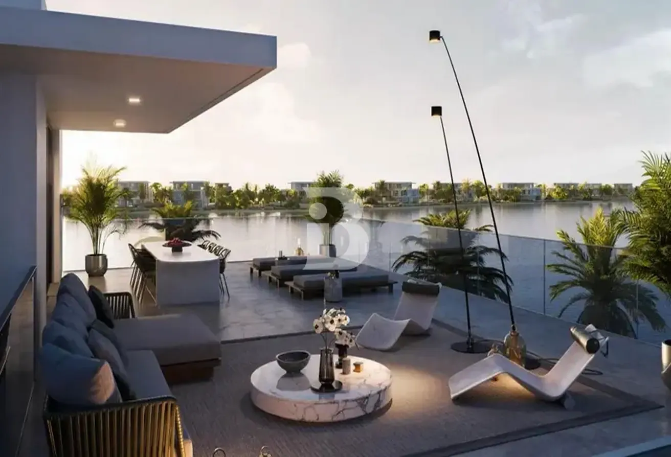 District One West | Lagoon-Facing 6BR Mansion