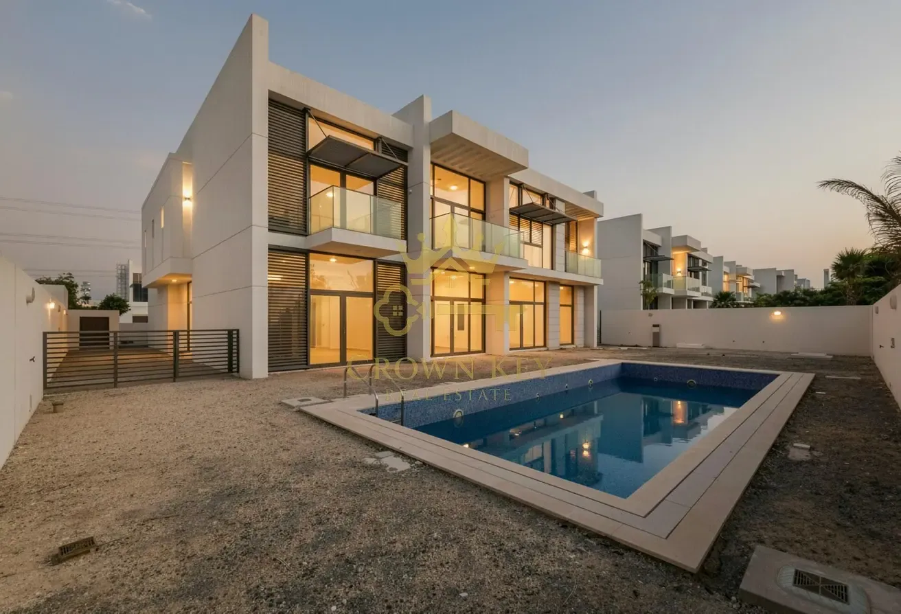 6BR Mansion | District One | Lagoon & Pool