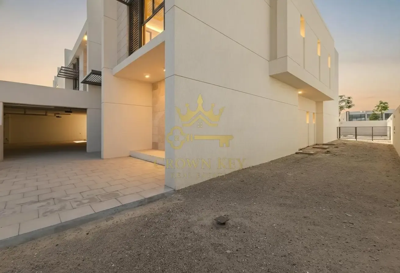 6BR Mansion | District One | Lagoon & Pool