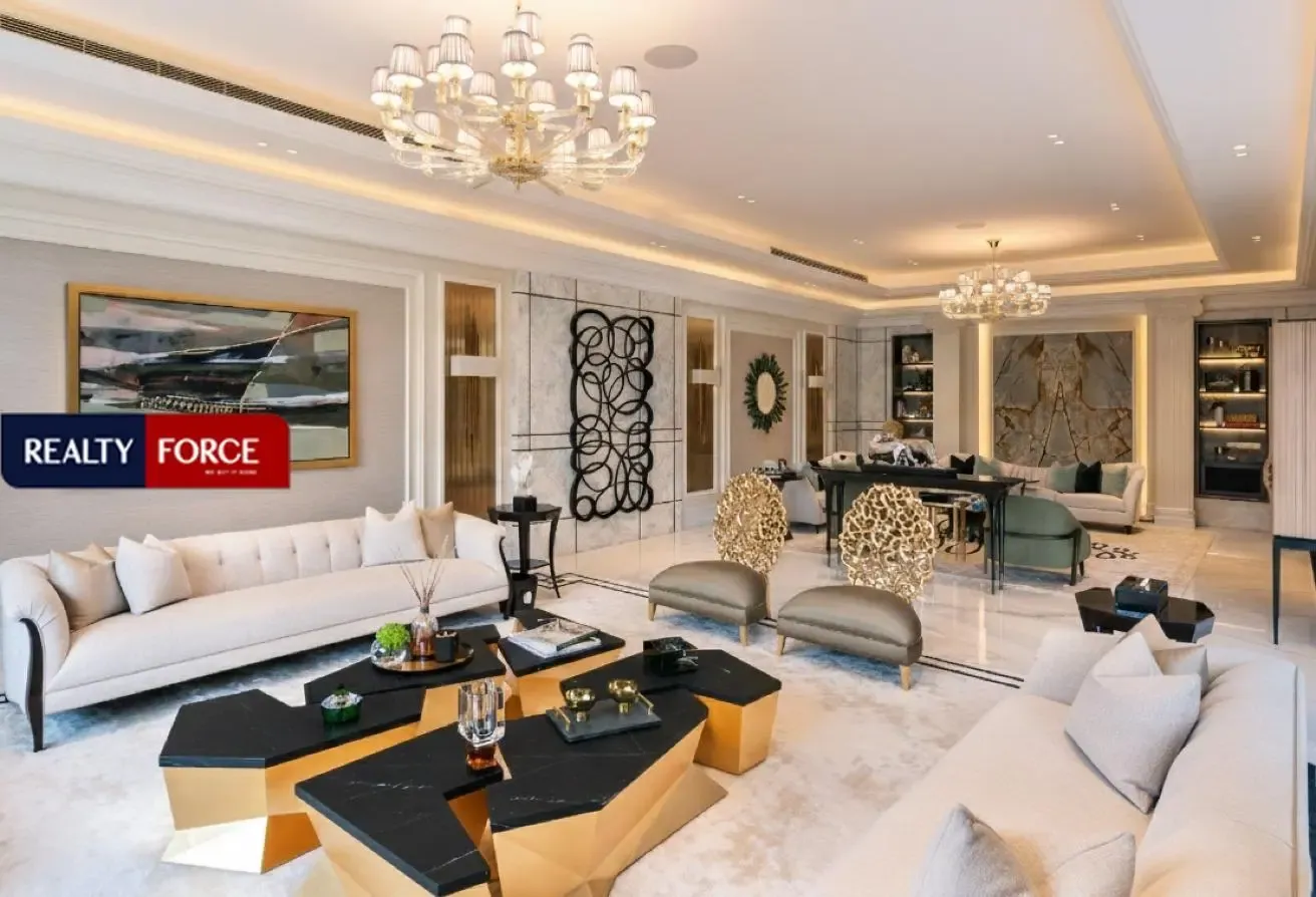 Upgraded|Furnished|Steps from Lagoon|Large Plot