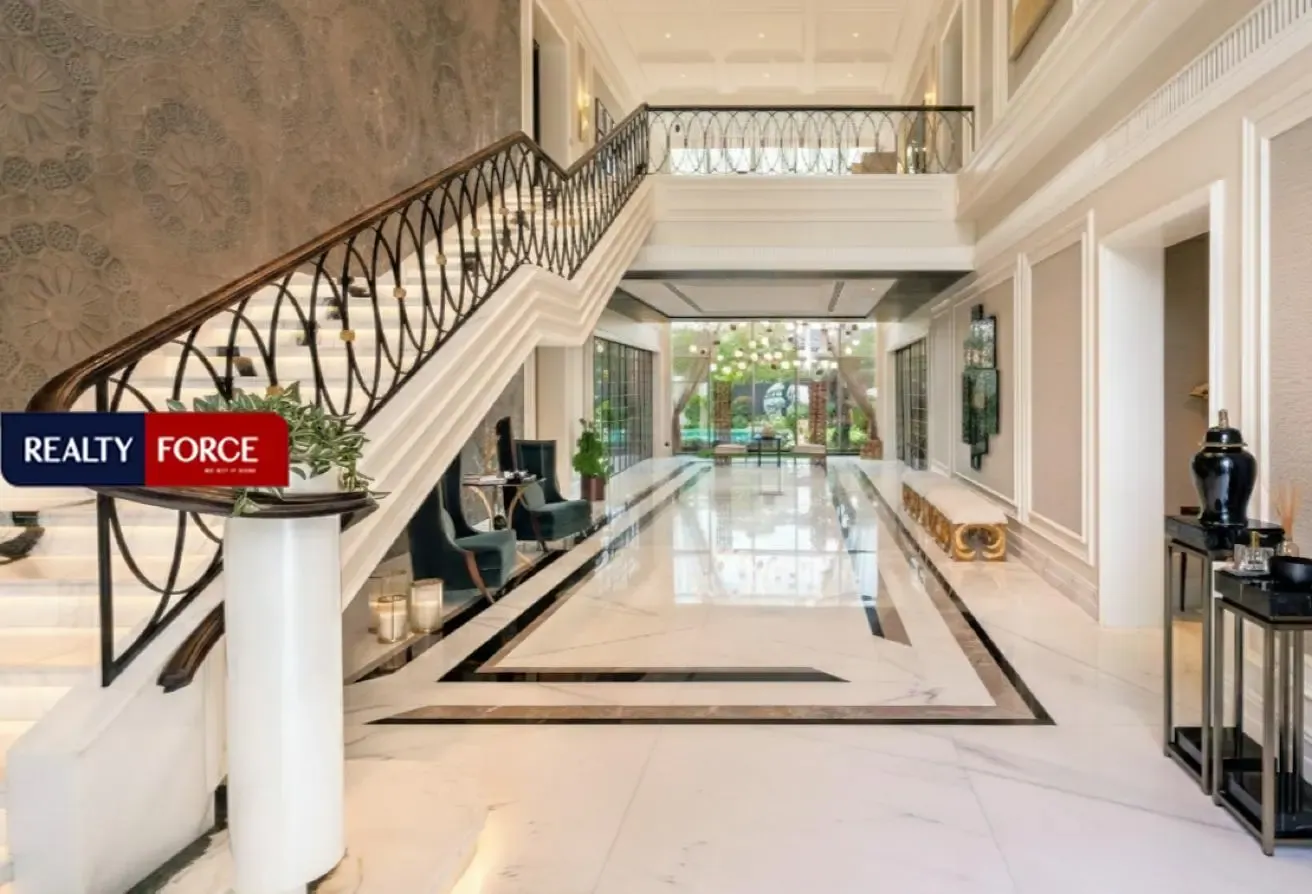 Upgraded|Furnished|Steps from Lagoon|Large Plot