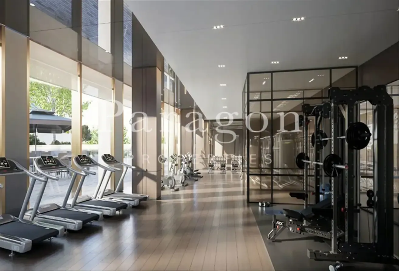 MALL EXCESS / EXECUTIVE LAYOUT / CORNER UNIT