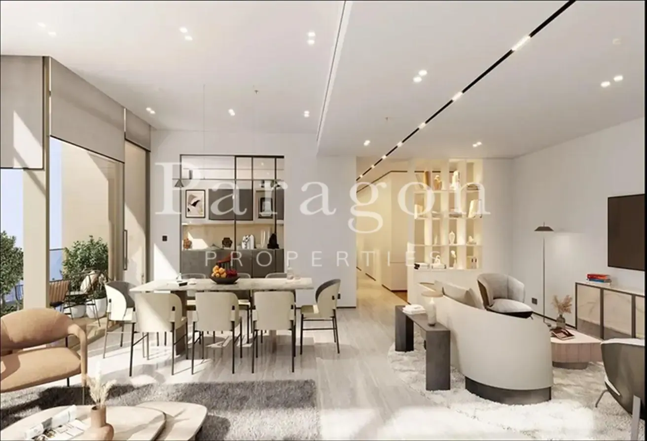 MALL EXCESS / EXECUTIVE LAYOUT / CORNER UNIT