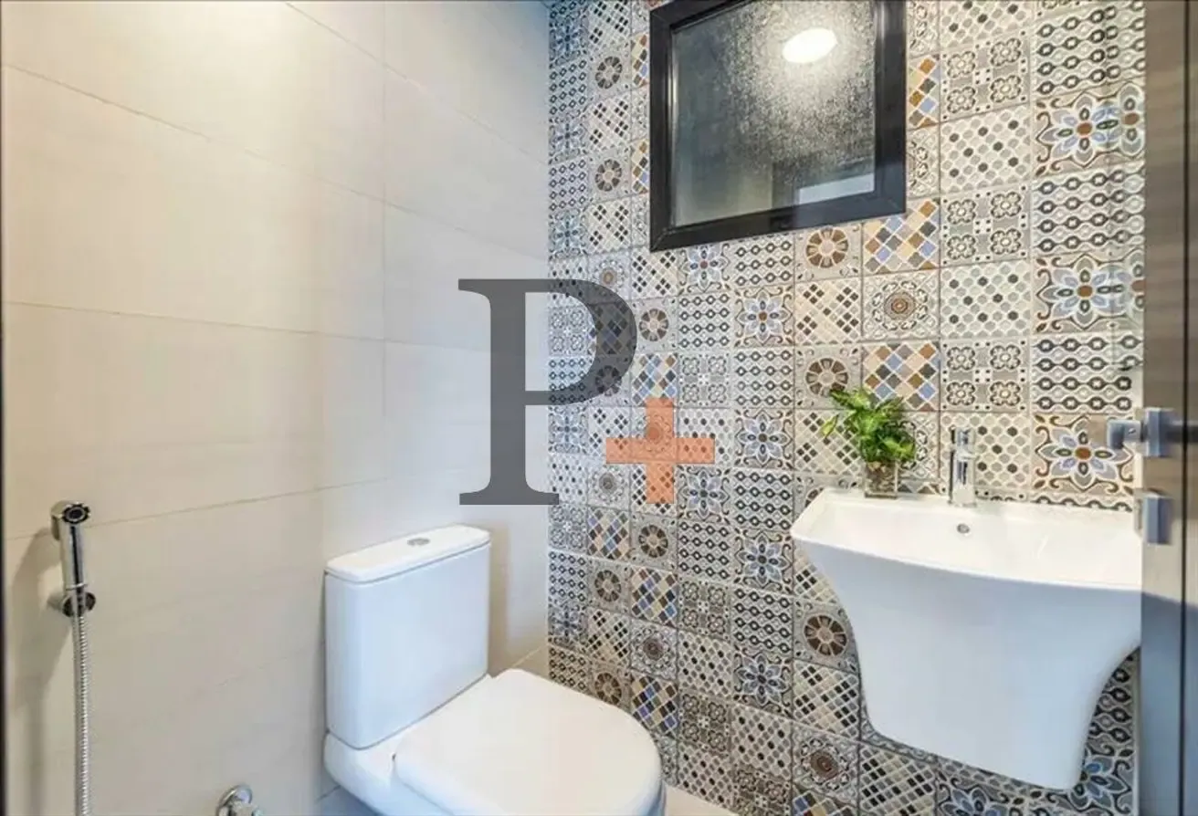 Modern Stylish Layout Brand New