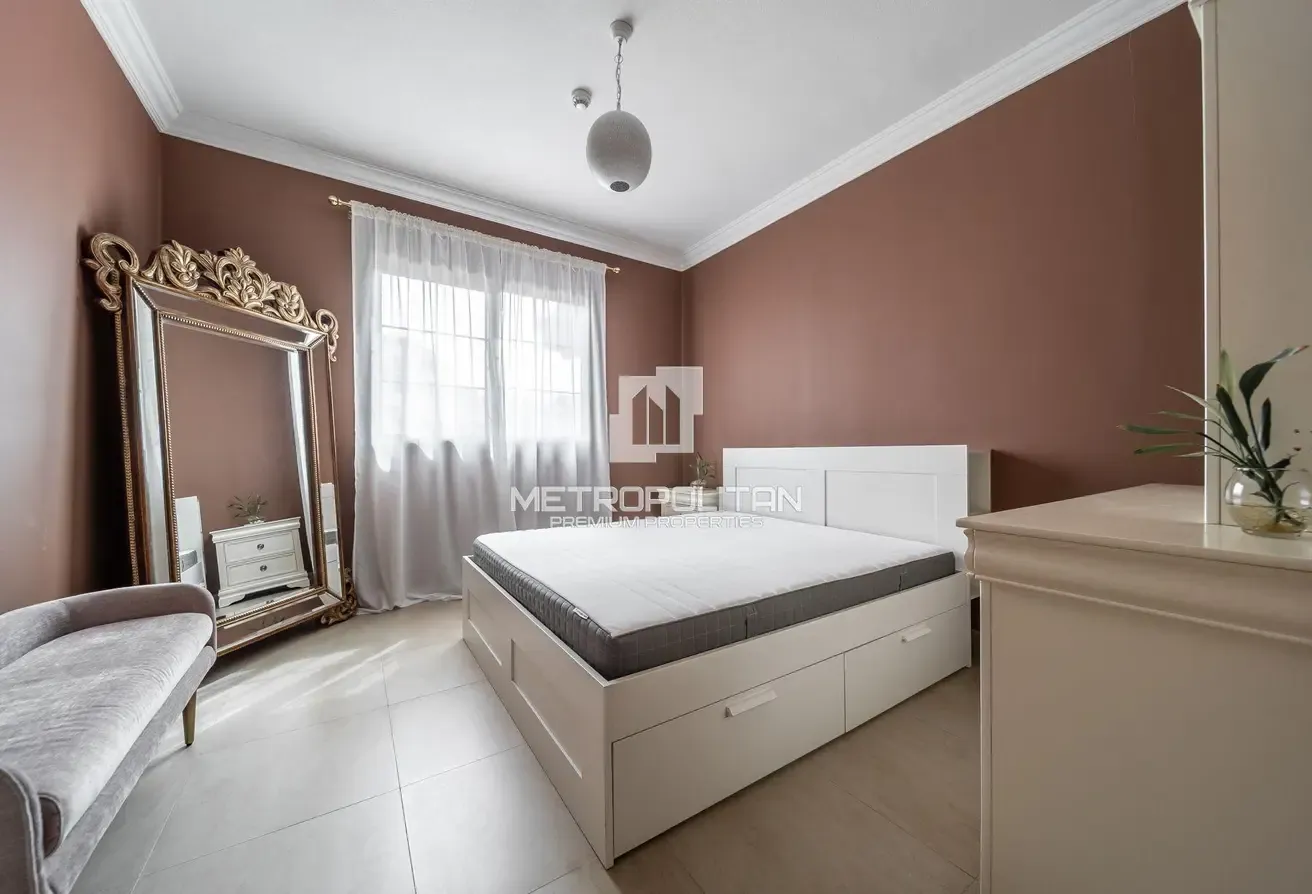 Fully Furnished | Plus Dressing Room | Near MCC
