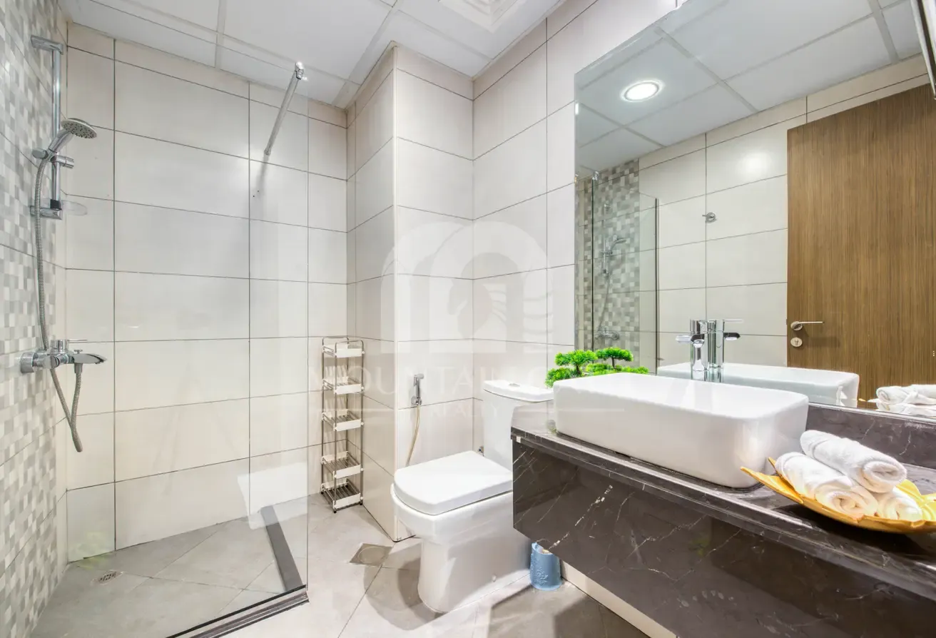 Spacious Furnished Stylish Building Open View